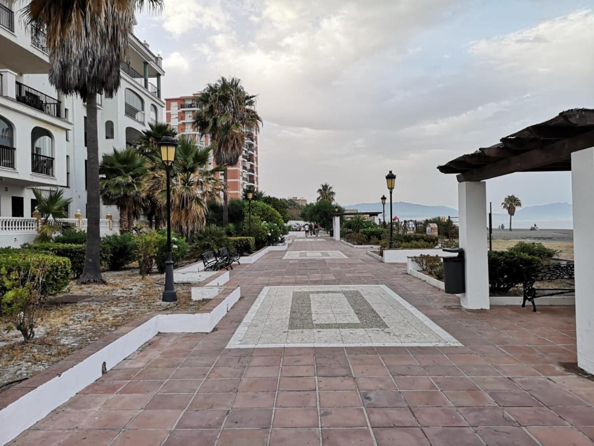 Apartamento En Marina Puerto De La Duquesa Кастильо-де-Сабинильяс Экстерьер фото