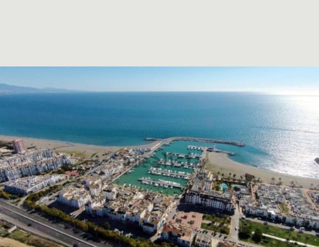 Apartamento En Marina Puerto De La Duquesa Кастильо-де-Сабинильяс Экстерьер фото
